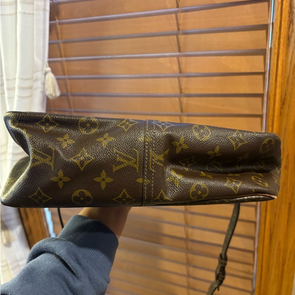 VINTAGE Louis Vuitton Monogram Marceau GM - Picture 5 of 14